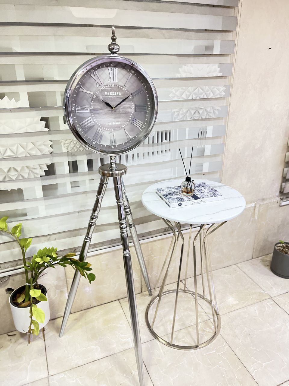 ساعت سه پایه تمام فلزی ورسانا کد vrs239